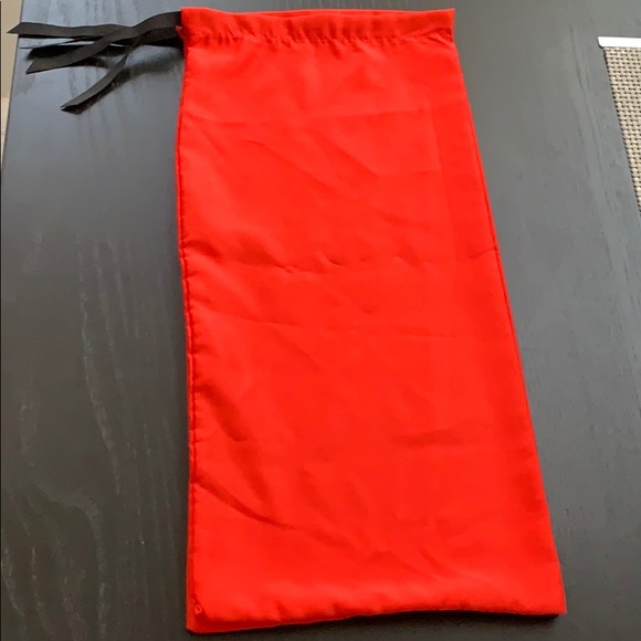 Silky Set of 2 Red Gucci Dust Bags - Picture 6 of 11